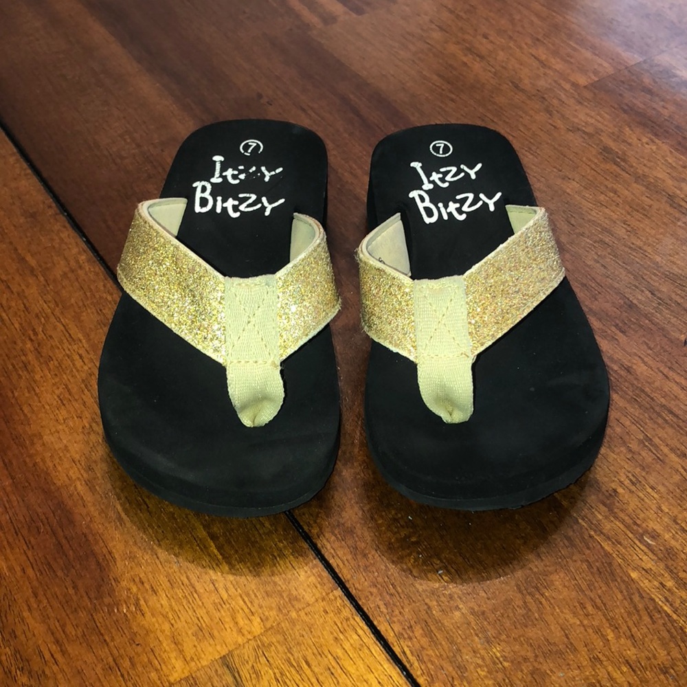 Itzy Bitzy flip flops